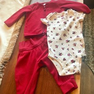 Carter’s brand fleece 3 piece outfit